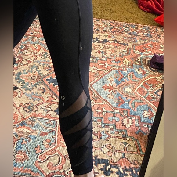 Lulu lemon size 2 mesh leggings - Picture 7 of 7